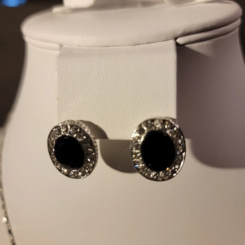 Silvertone Black Glass Stone with CZs Pendant Necklace and Pierced Earri… - Picture 6 of 9